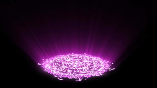 紫色光芒传送视频的预览图