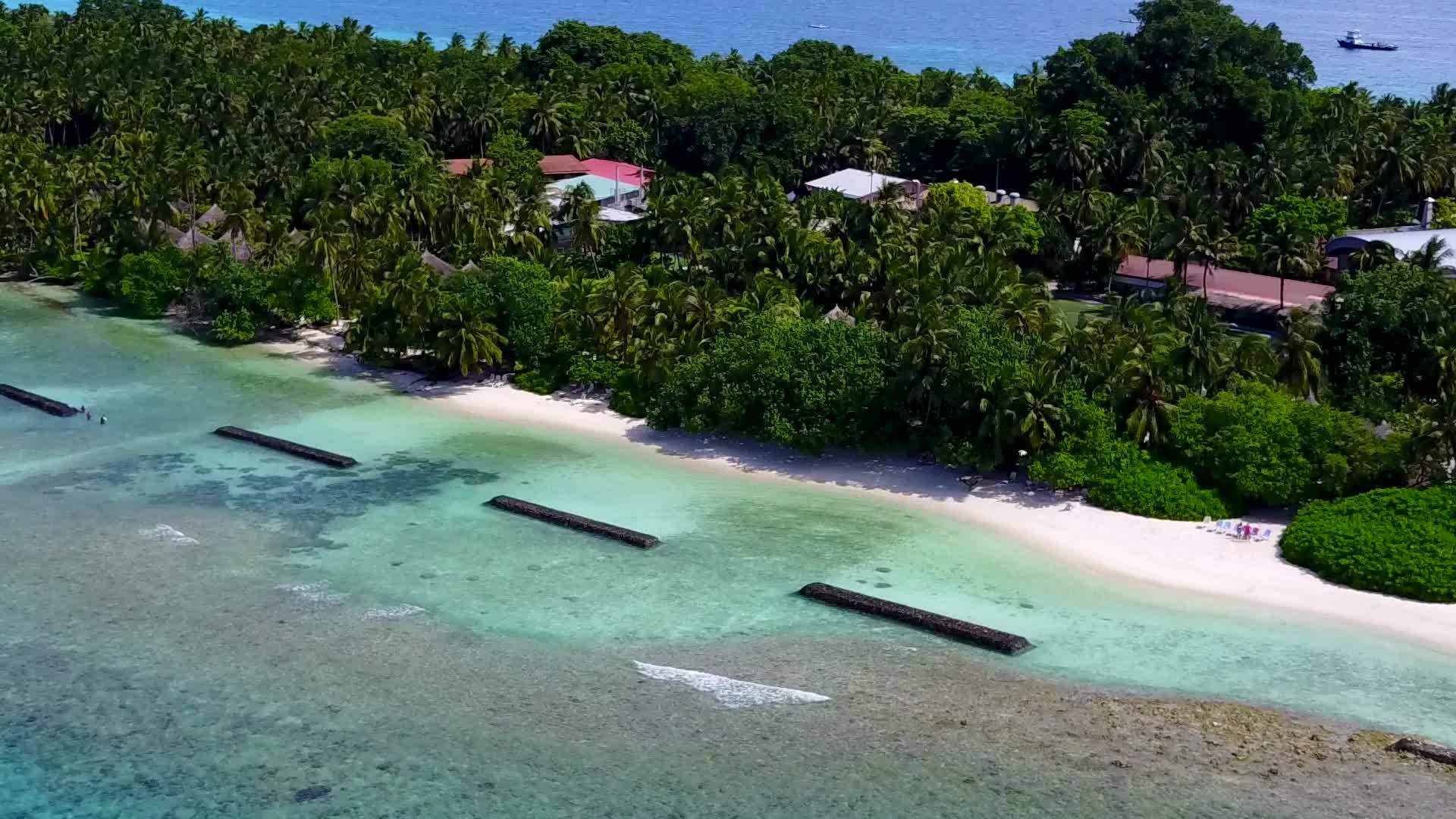 环礁湖海岸海滩旅游视频的预览图