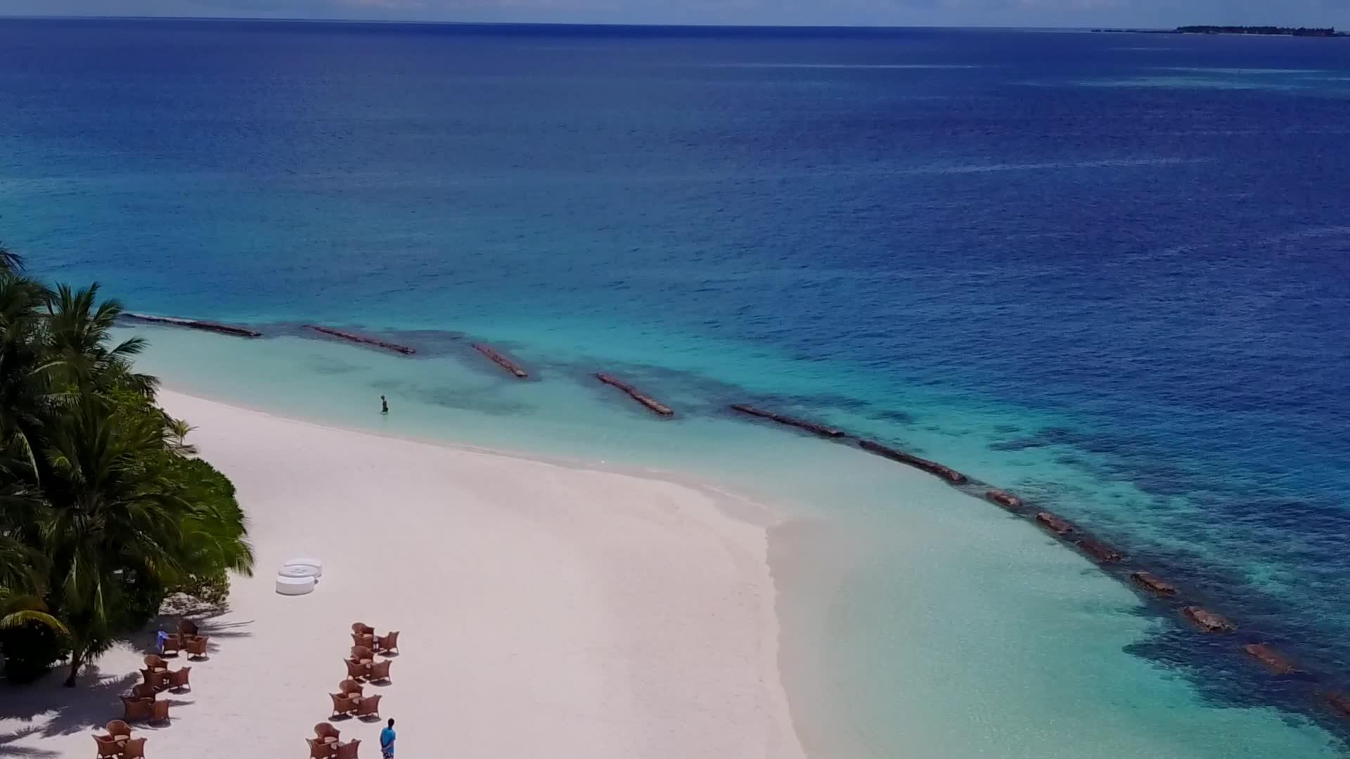 环礁湖海岸海滩旅游视频的预览图