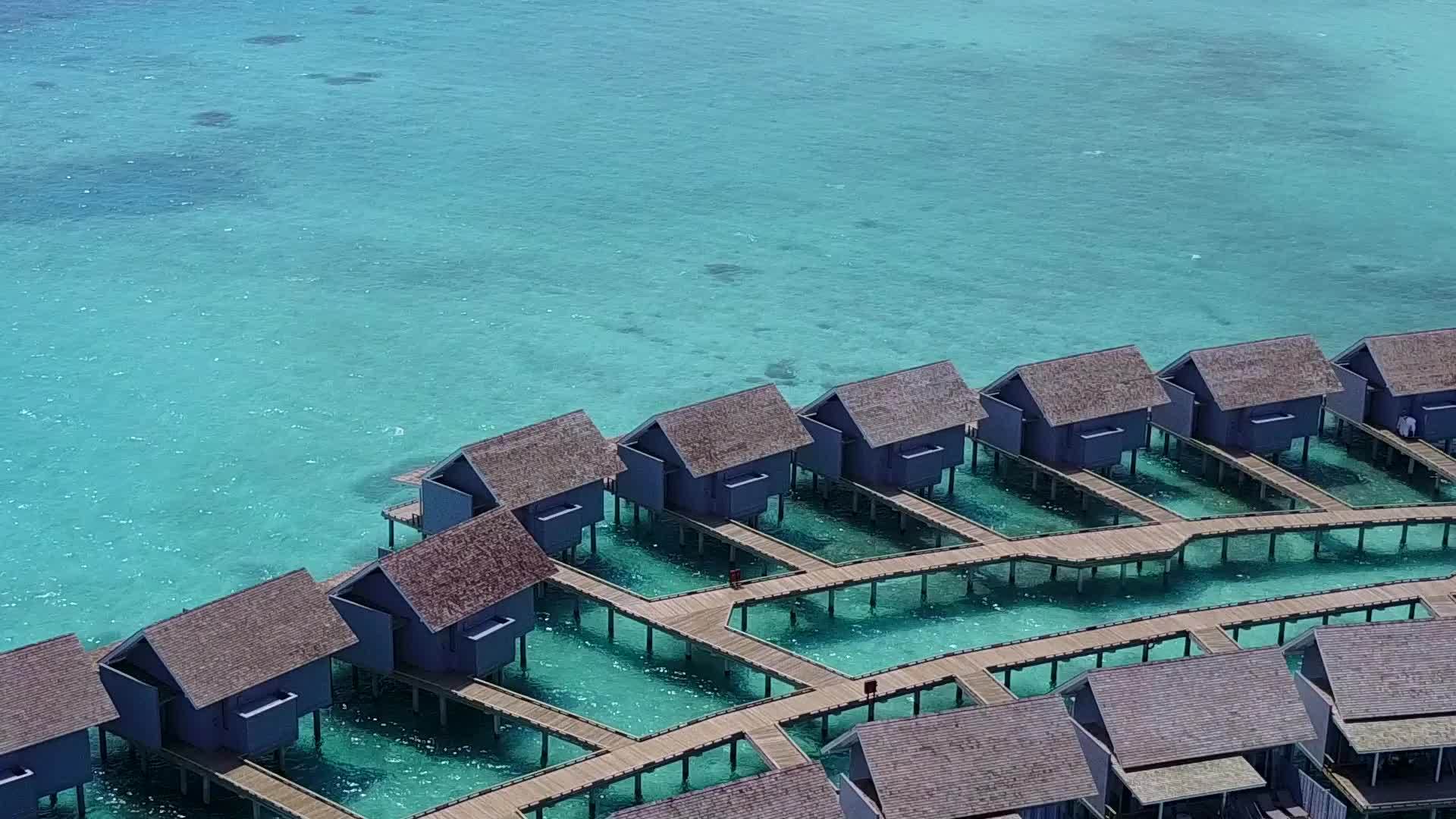 美丽的环礁湖海滩生活方式空中无人飞机景观明亮视频的预览图