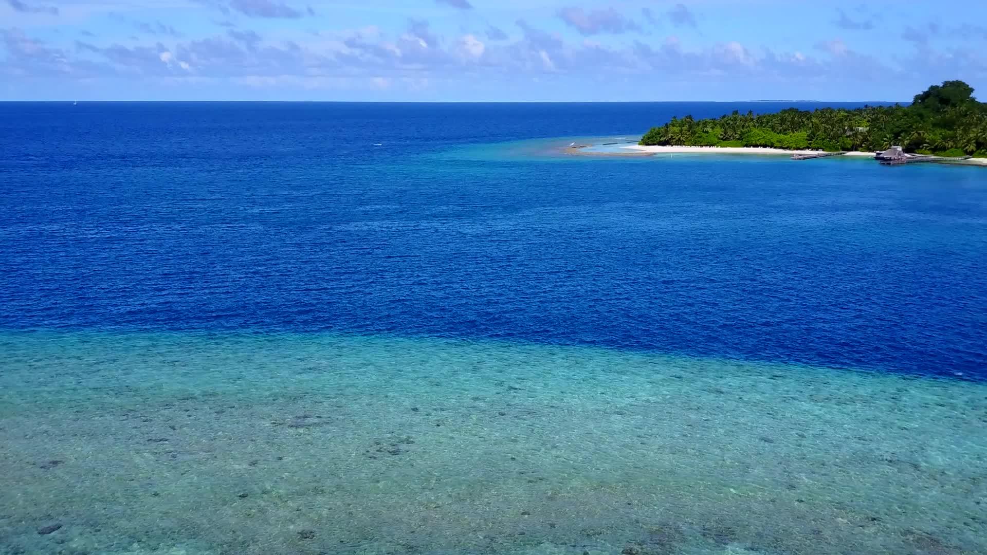 热带旅游海滩视频的预览图
