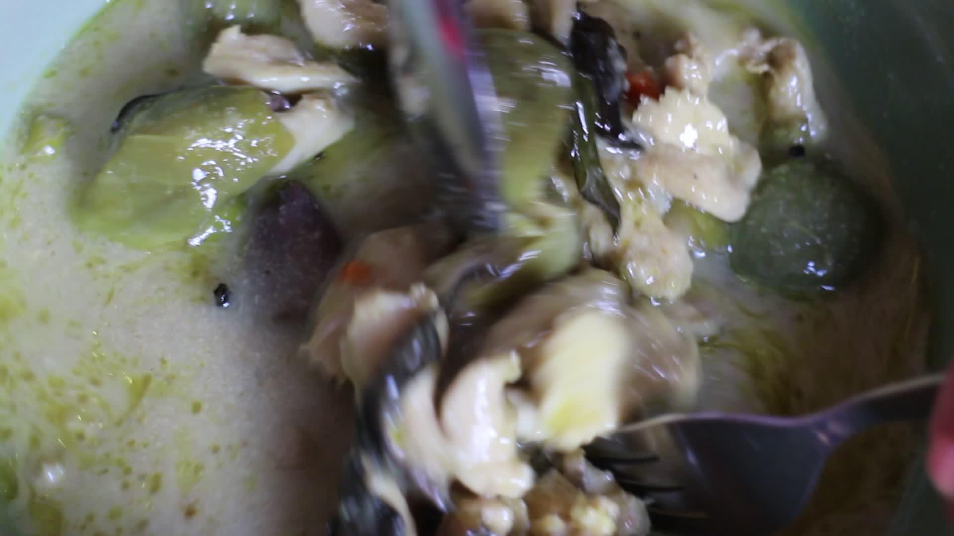 绿咖喱鸡视频的预览图