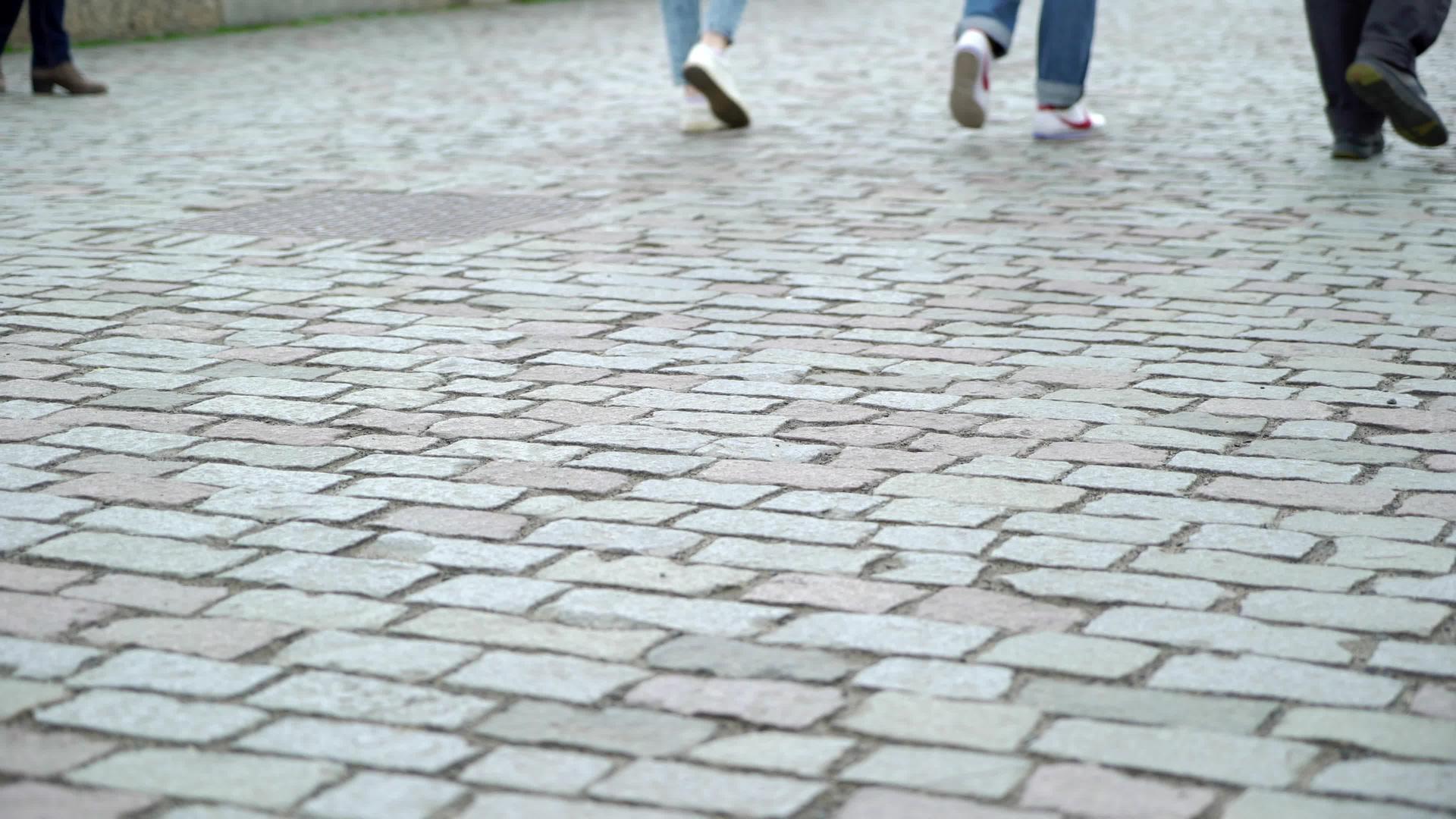 旧的可塑石路面视频的预览图