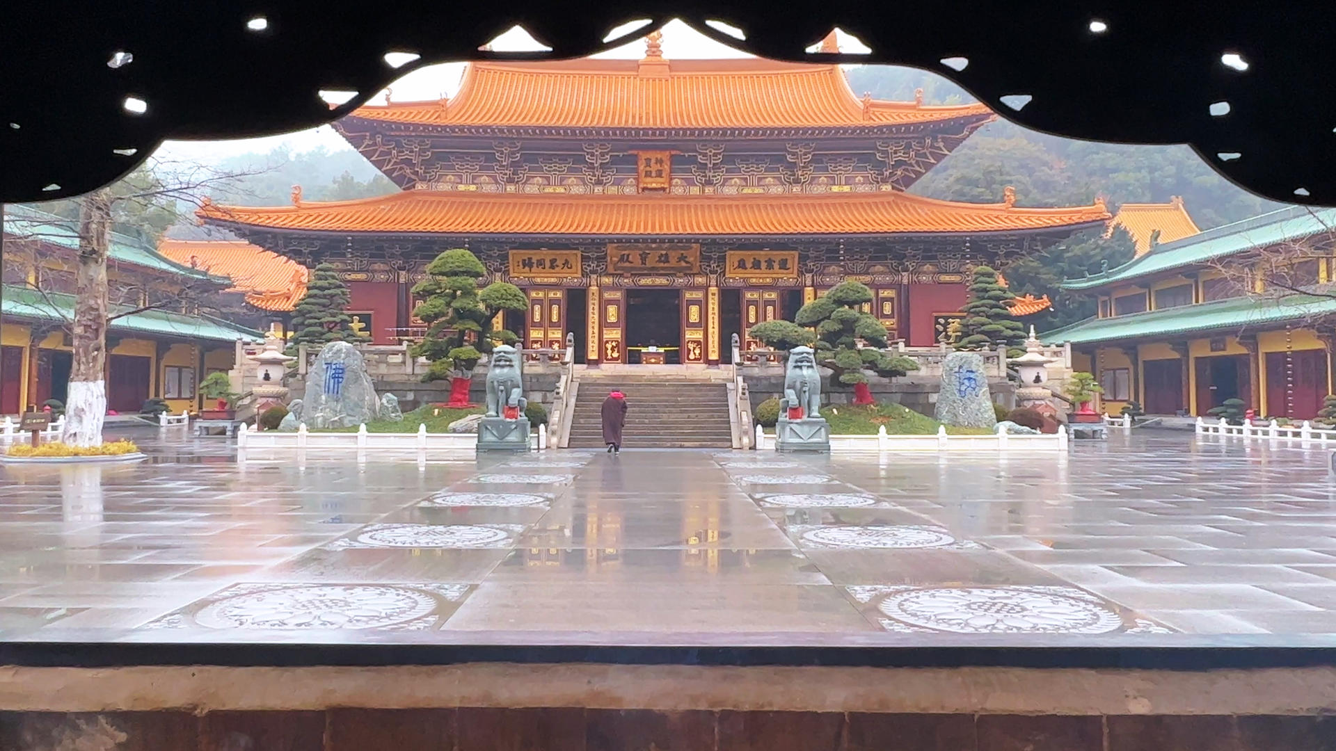 江西九江前年古刹东林寺大雄宝殿4k素材视频的预览图