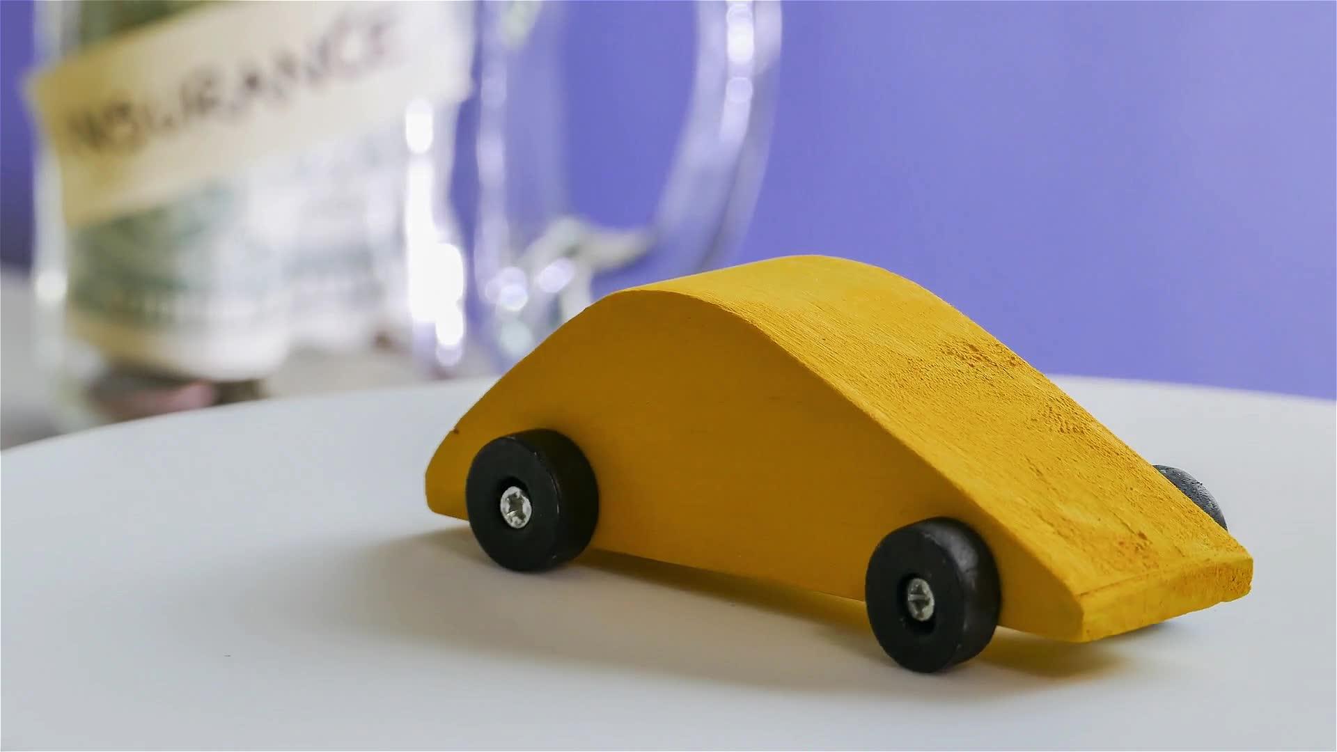 黄色木车视频的预览图