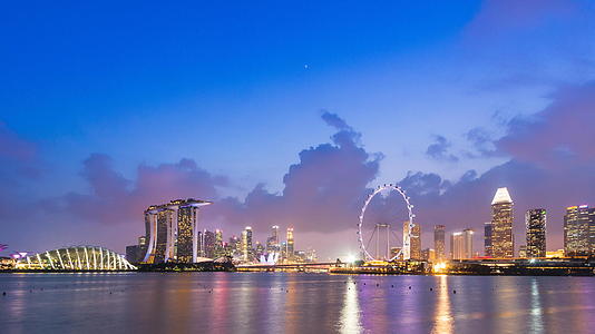 晚上日出到白天Singrapore城市风景4k时间视频的预览图