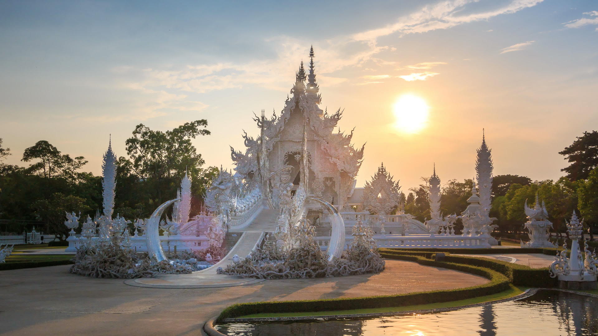 清晨whtrongkhun美丽的白色庙宇标志性地标视频的预览图