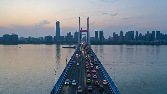 航拍城市风光武汉长江二桥交通车流夜景视频的预览图