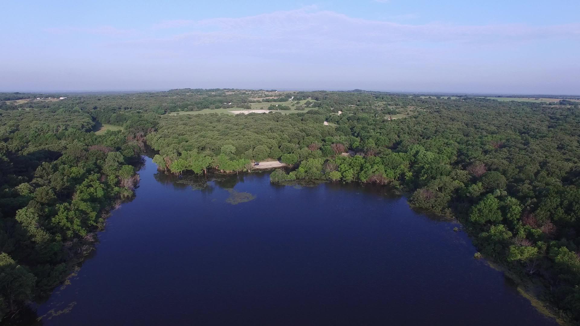 飞越德克萨斯黑溪湖视频的预览图