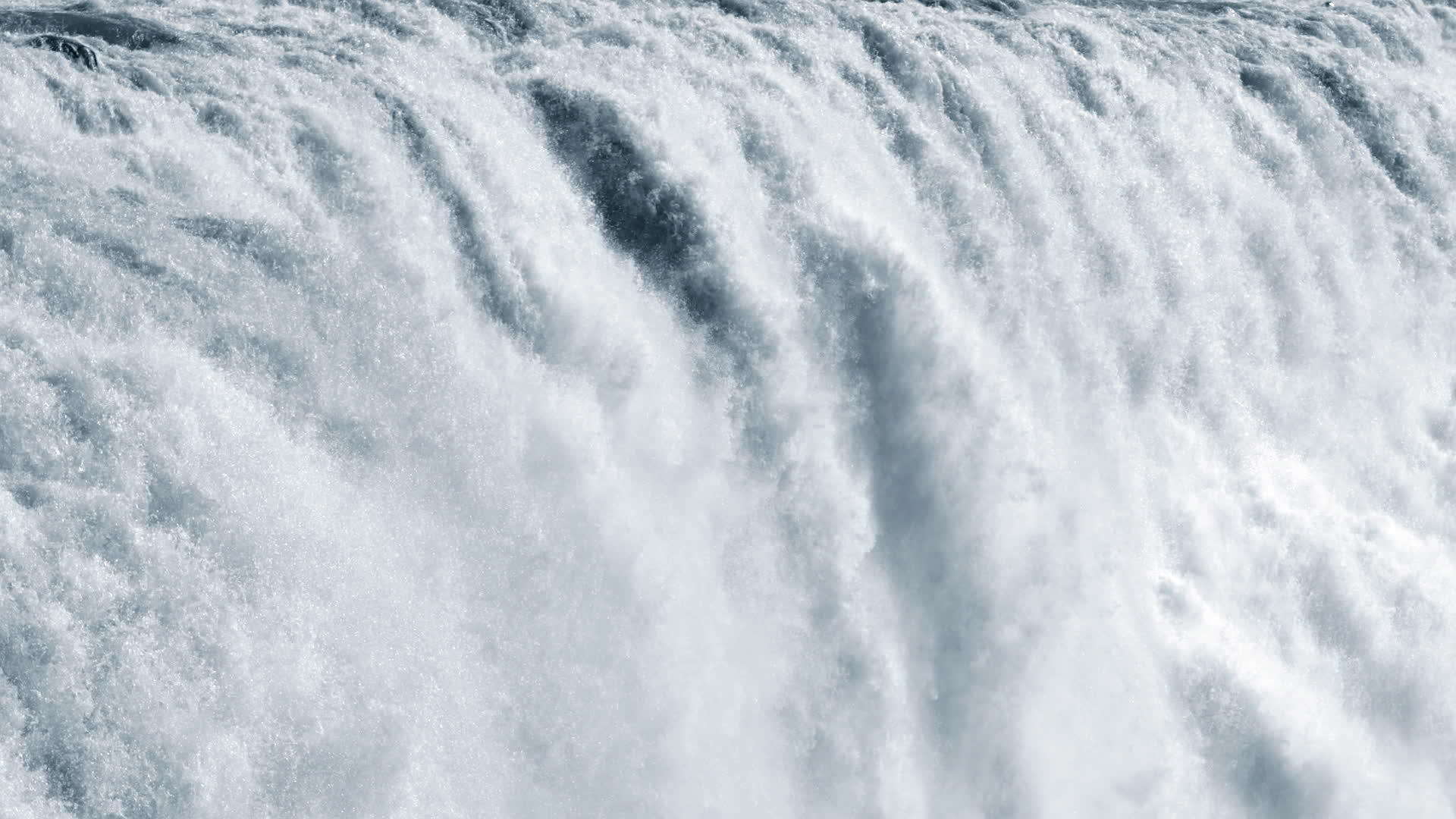 德蒂夫斯冰上的强大瀑布视频的预览图