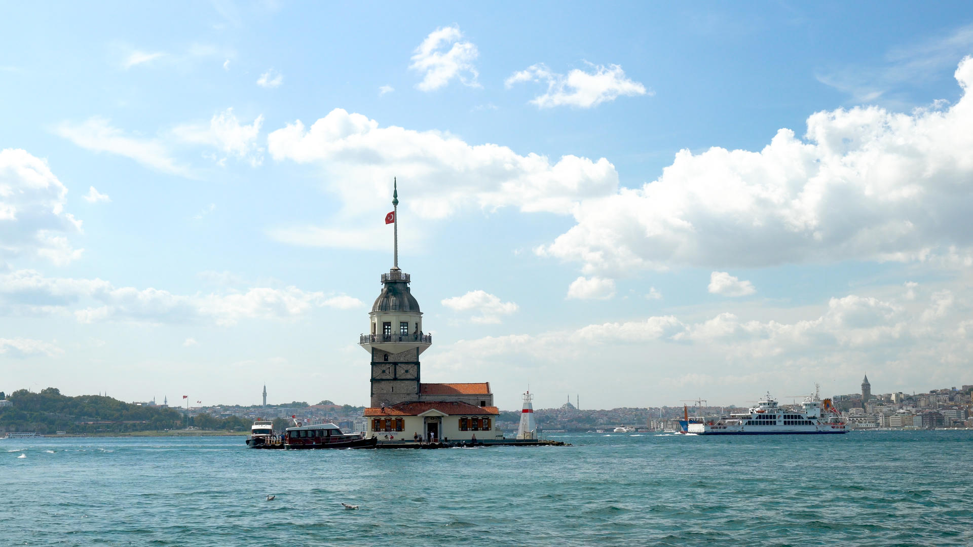 土耳其伊斯坦布尔海上清真寺延时4K实拍视频的预览图