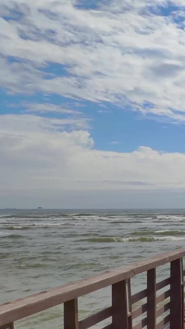 秦皇岛北戴河海滨观海栈道视频的预览图
