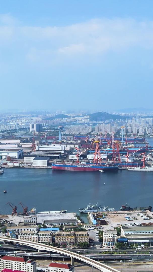 航母大连港口辽宁军舰船舶重工业船坞重工业视频的预览图