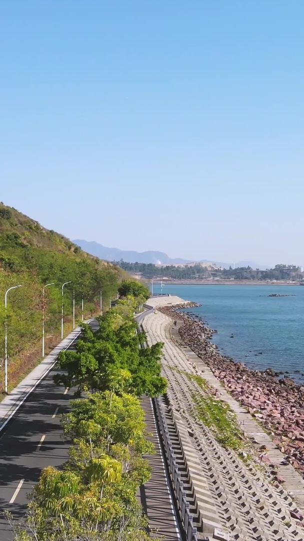城市道路交通滨海高速公路街景素材视频的预览图