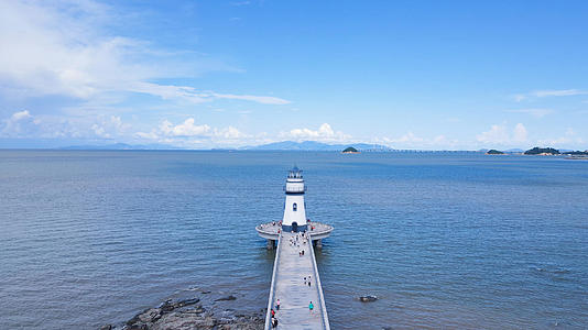 环绕航拍广东珠海大海海景地标灯塔4k素材视频的预览图