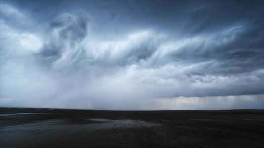艾力克湖暴风雨视频的预览图