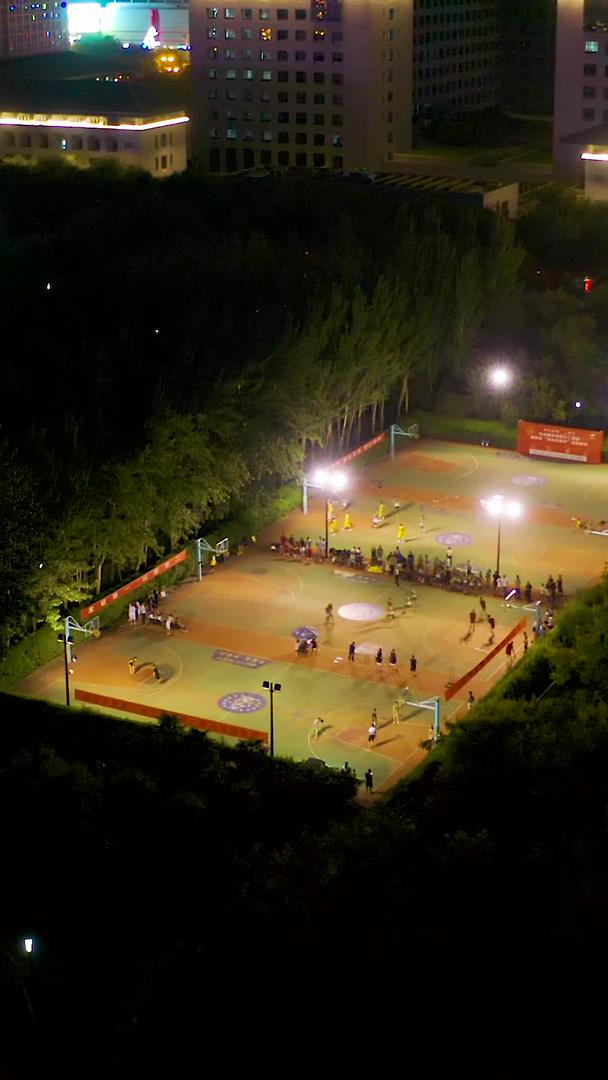 篮球场夜景航拍视频的预览图