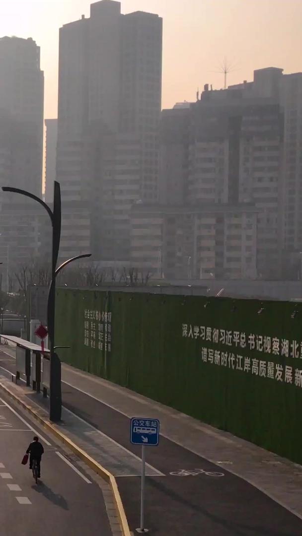 禁止武汉新冠肺炎封城长江公铁隧道交通管制视频的预览图