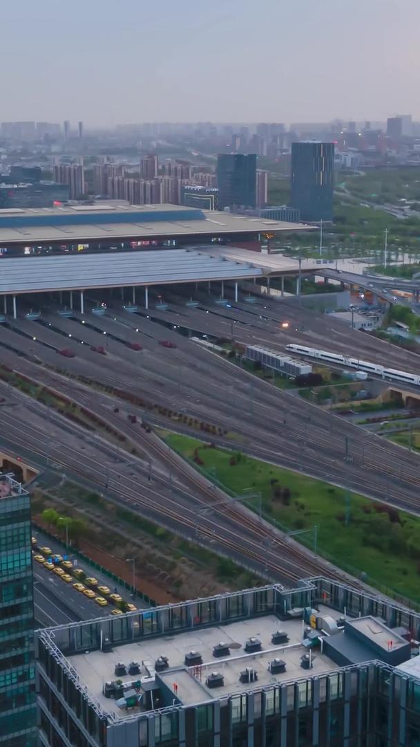 超清航拍延时南京南站列车行驶视频的预览图