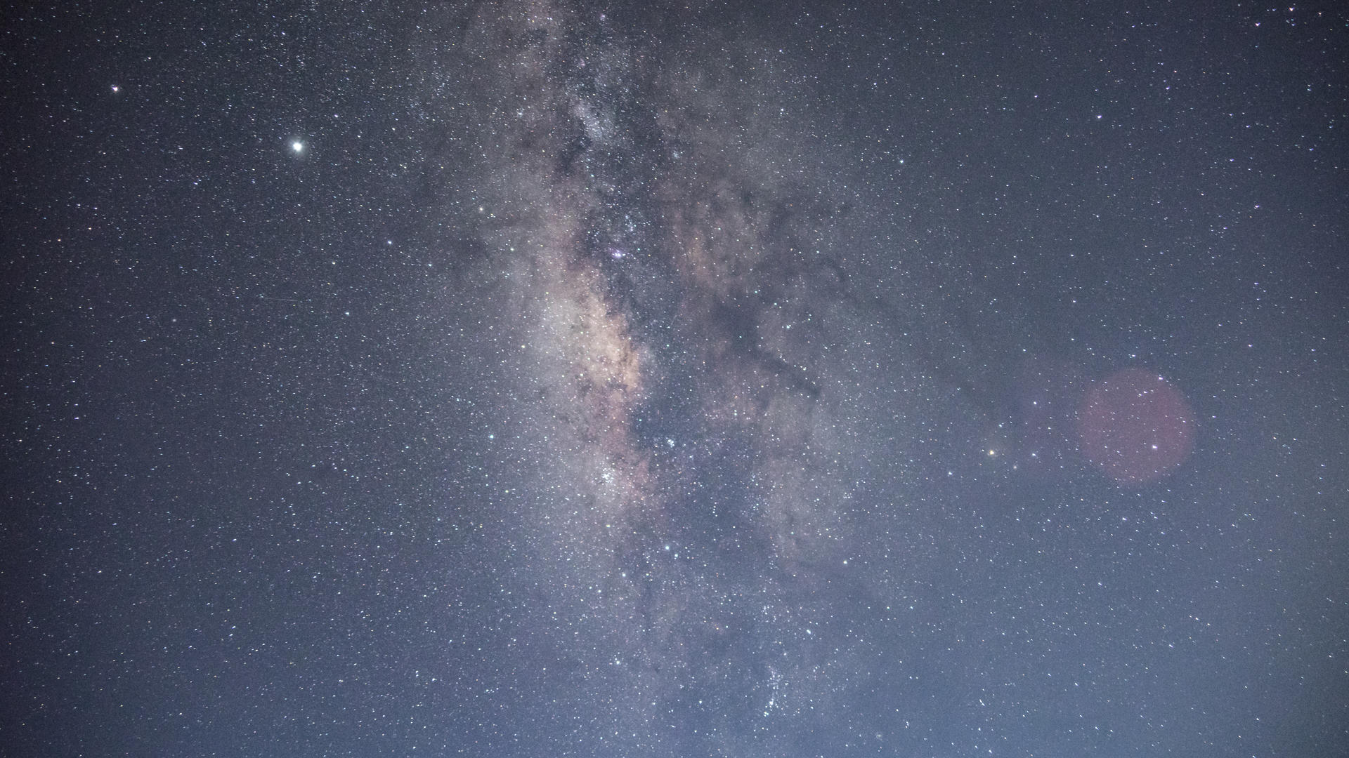 8k延时银河夜景星空流星素材视频的预览图