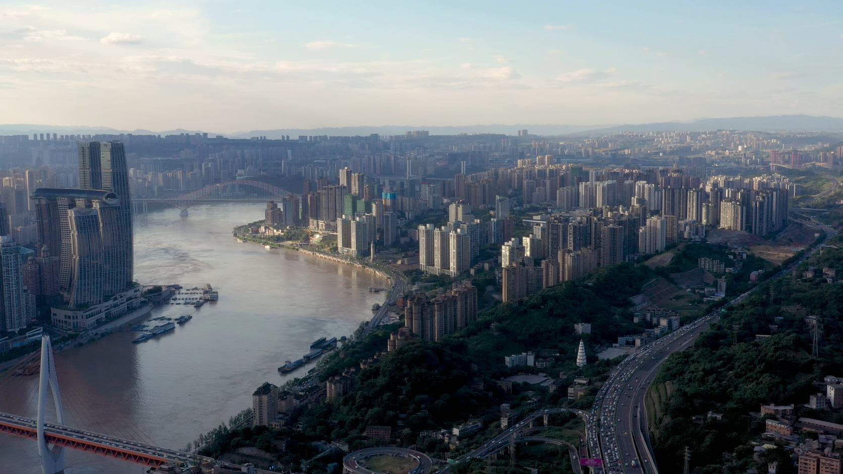 4K重庆弹子石商圈渝中区商圈江景航拍视频的预览图