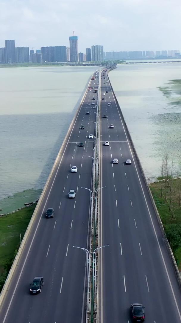 太湖新城大桥航拍视频的预览图