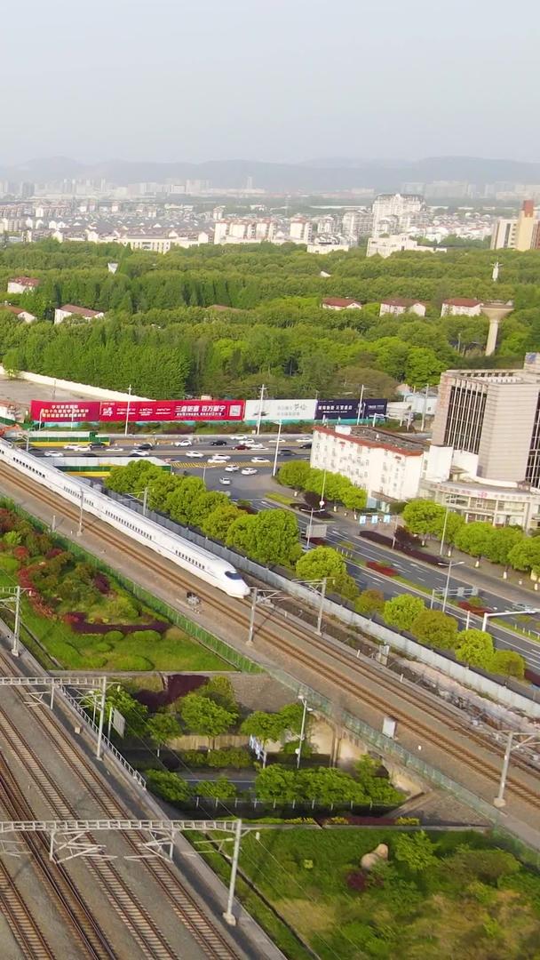 南京南站高铁航拍行驶视频的预览图