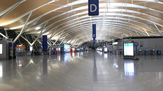 萧条的浦东机场实拍4K合集视频的预览图