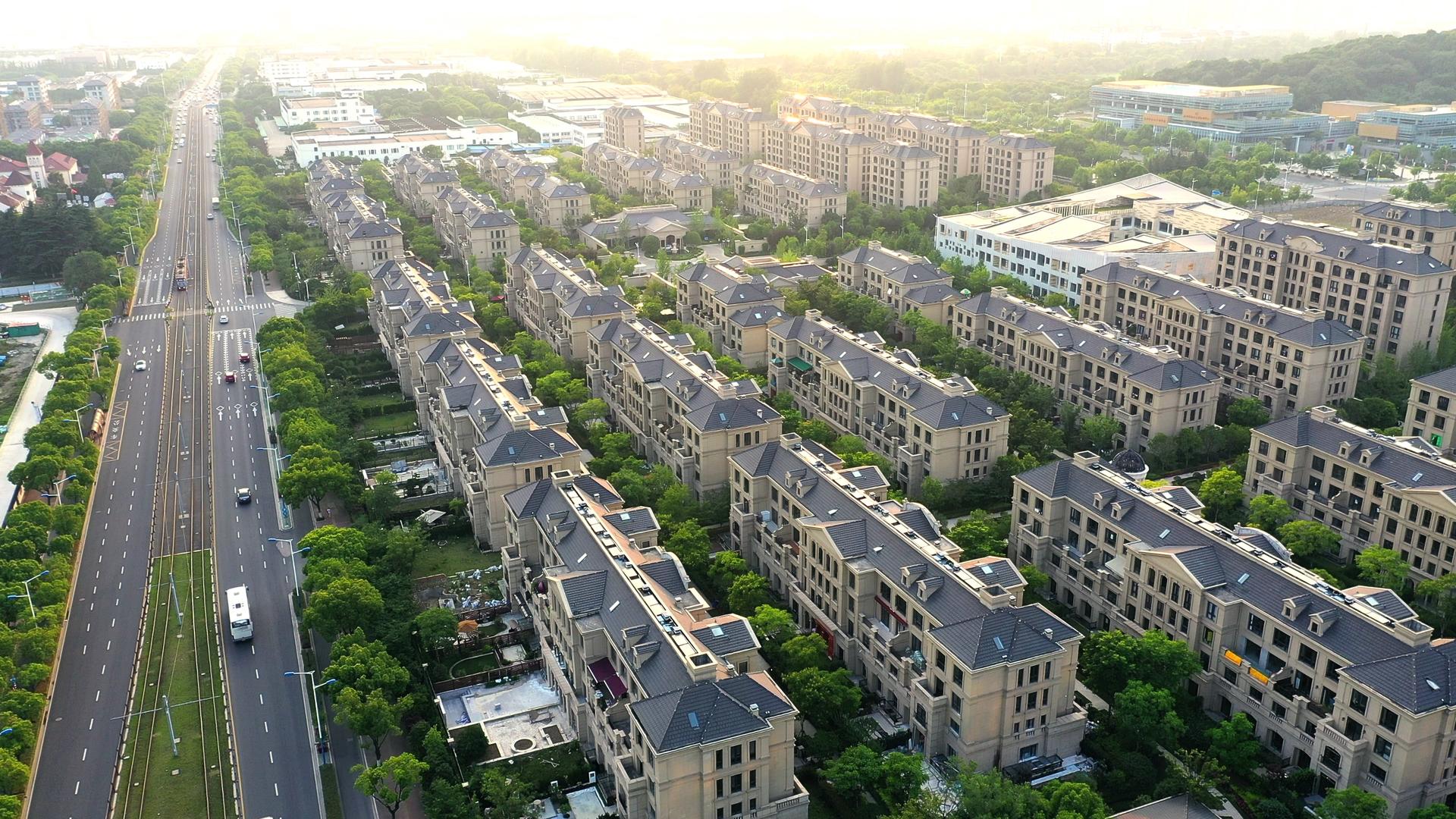 4K城市高端住宅建筑群视频的预览图