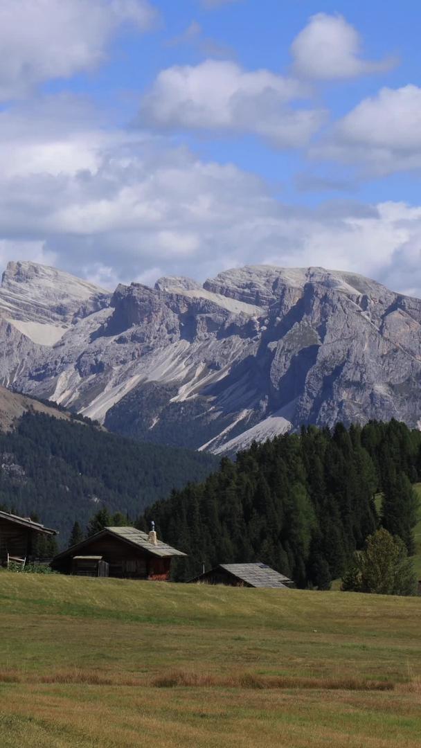 苏西高原自然风光延时视频欧洲意大利阿尔卑斯山区视频的预览图