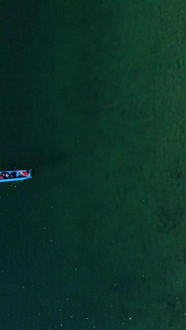 泸沽湖猪槽船多角度航拍视频的预览图