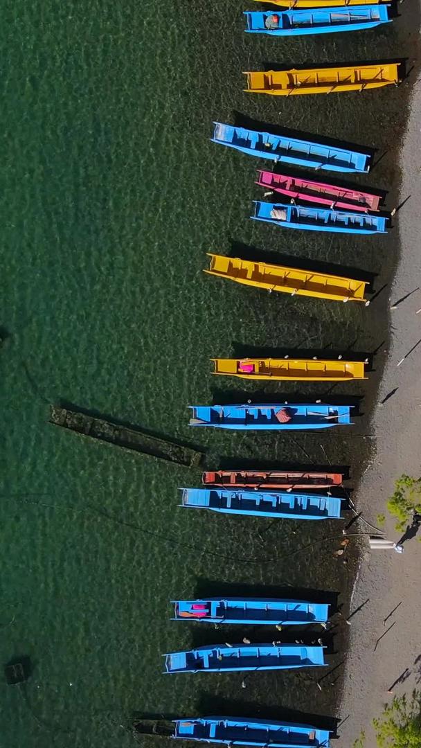 泸沽湖猪槽船多角度航拍视频的预览图