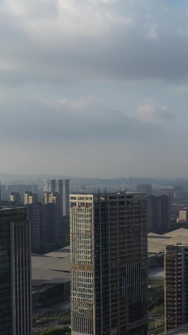 南京河西楼宇CBD日落航拍视频的预览图