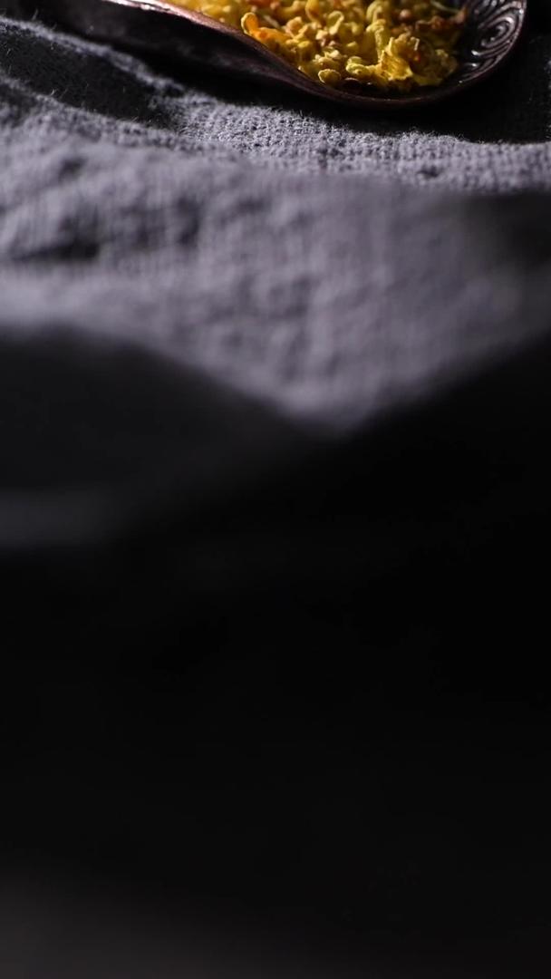 月饼造景移镜视频的预览图