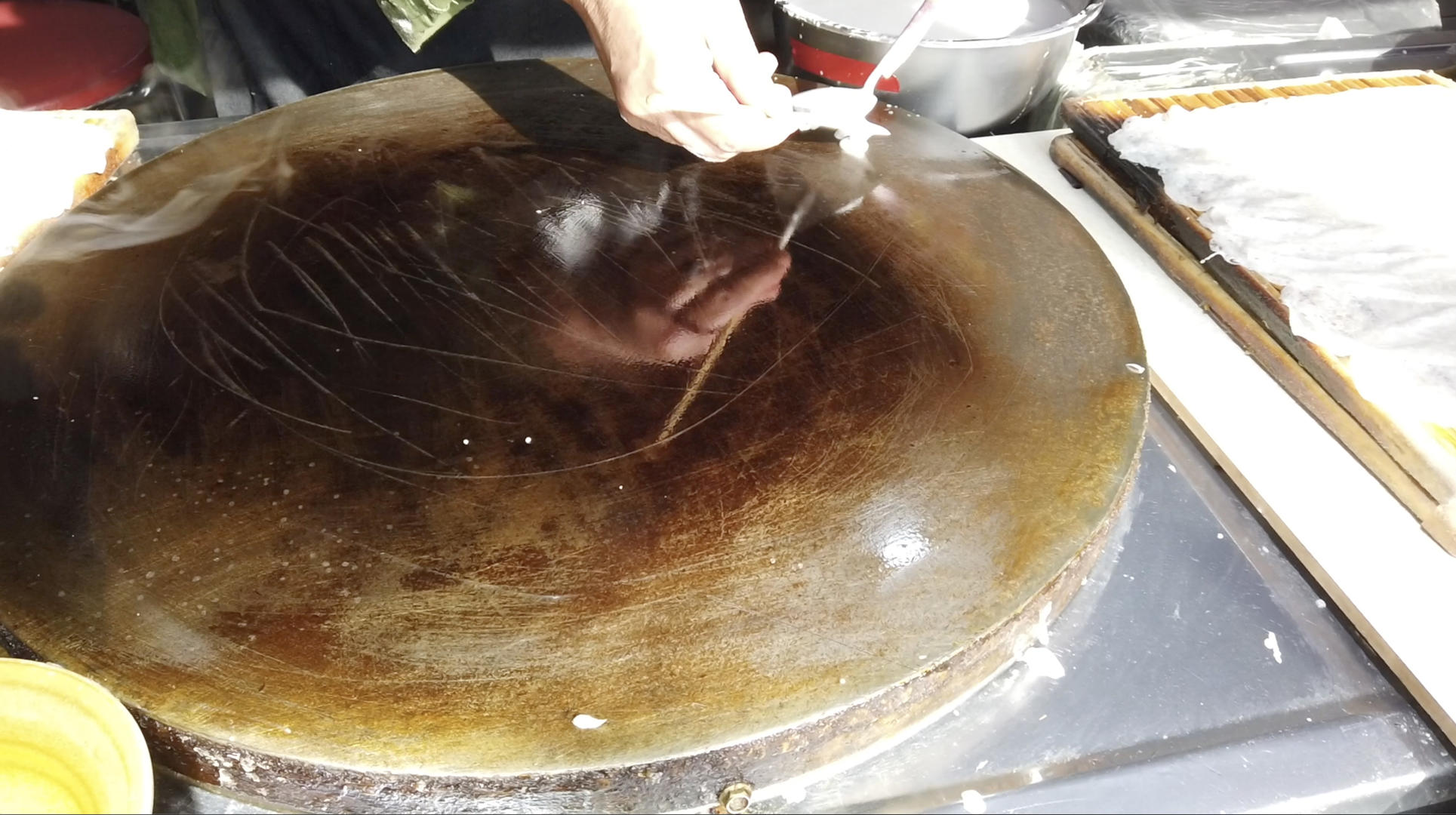 传统小吃陕北煎饼制作4K视频视频的预览图