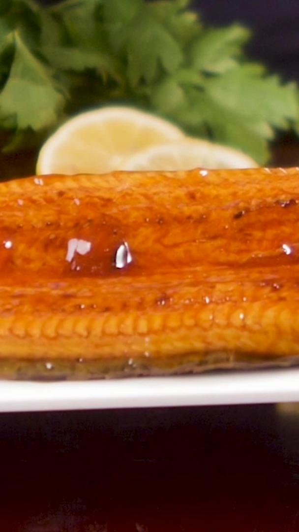 日式蒲烧鳗鱼视频的预览图