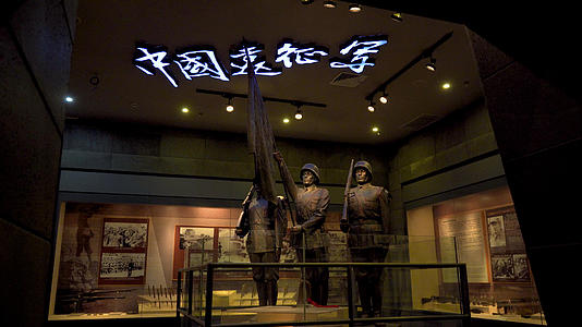8K实拍滇西抗战纪念馆展览雕塑视频的预览图
