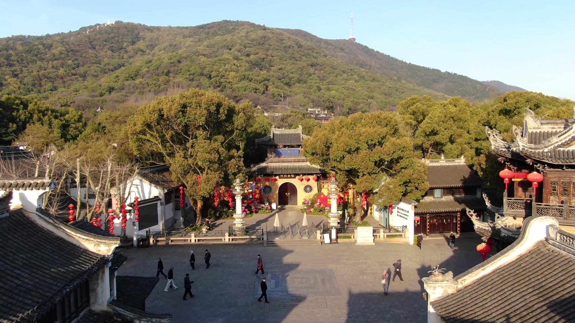 航拍5A景点惠山古镇景区惠山寺视频视频的预览图