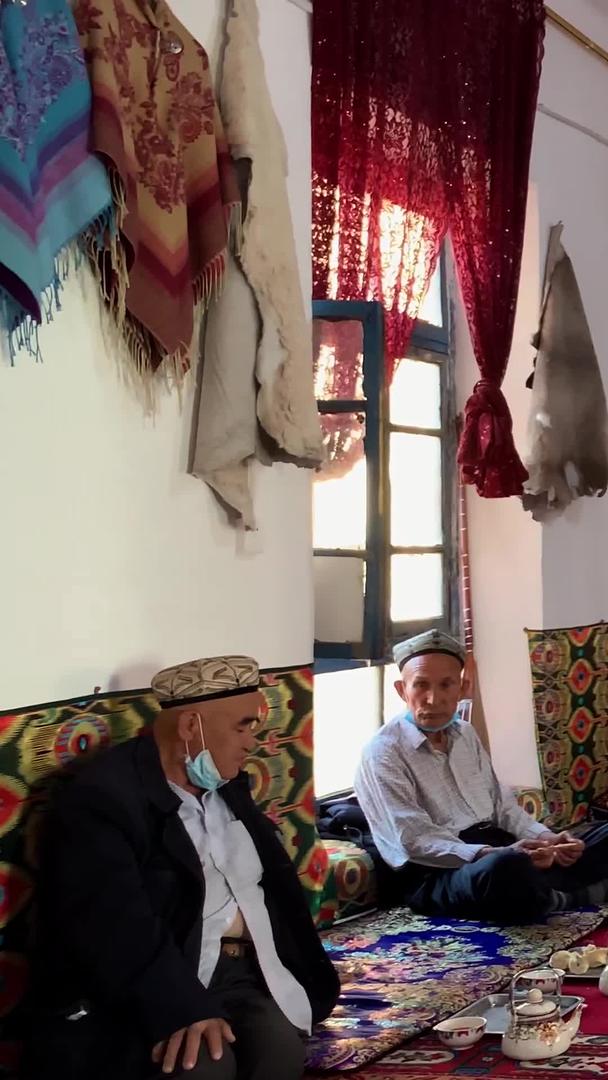 实拍喀什古城特色百年老茶馆视频集合视频的预览图