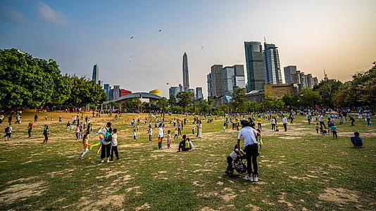 8k延时广东深圳市民中心风筝广场素材视频的预览图