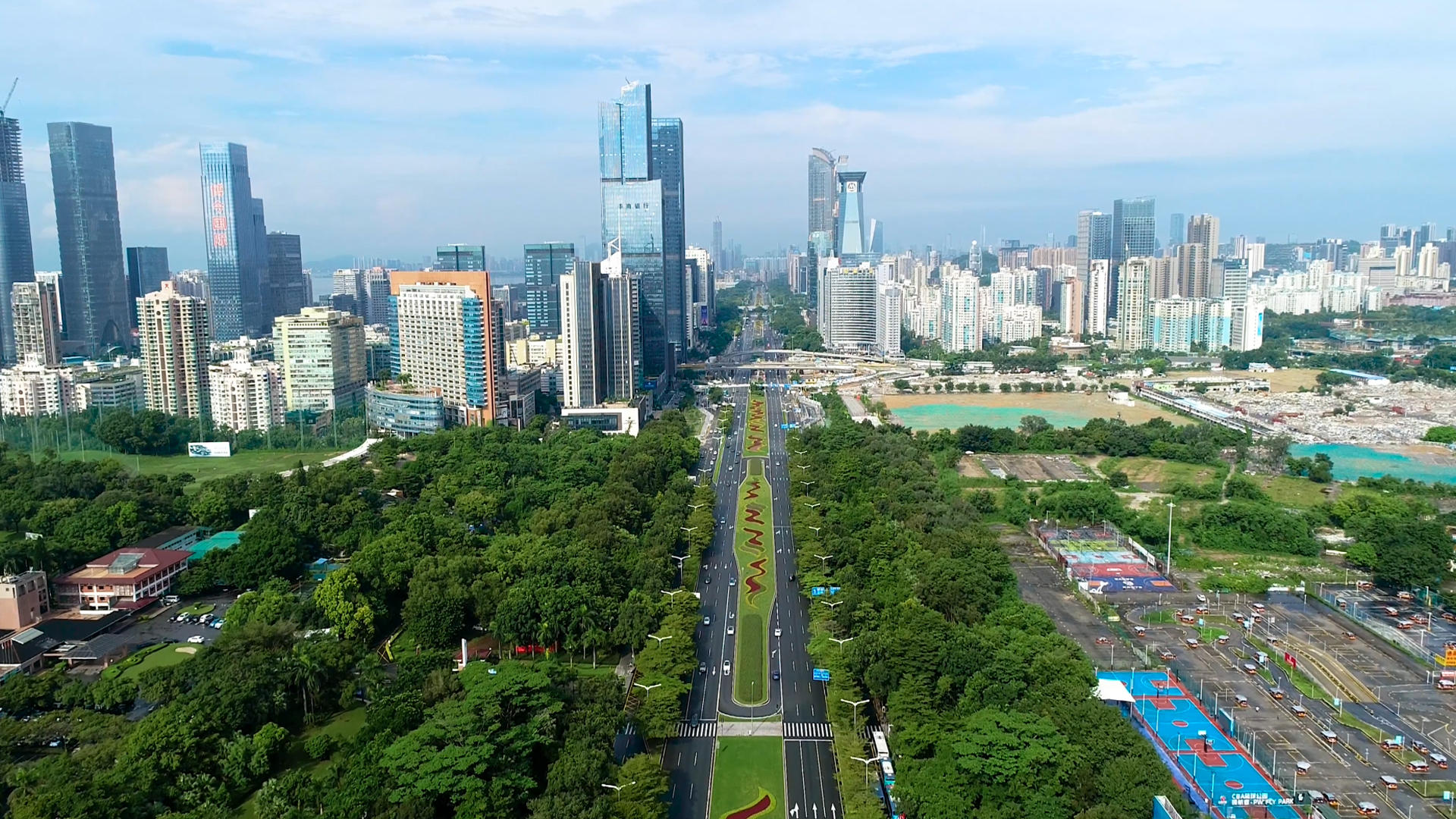 深圳福田区深南大道建筑群航拍4K视频的预览图