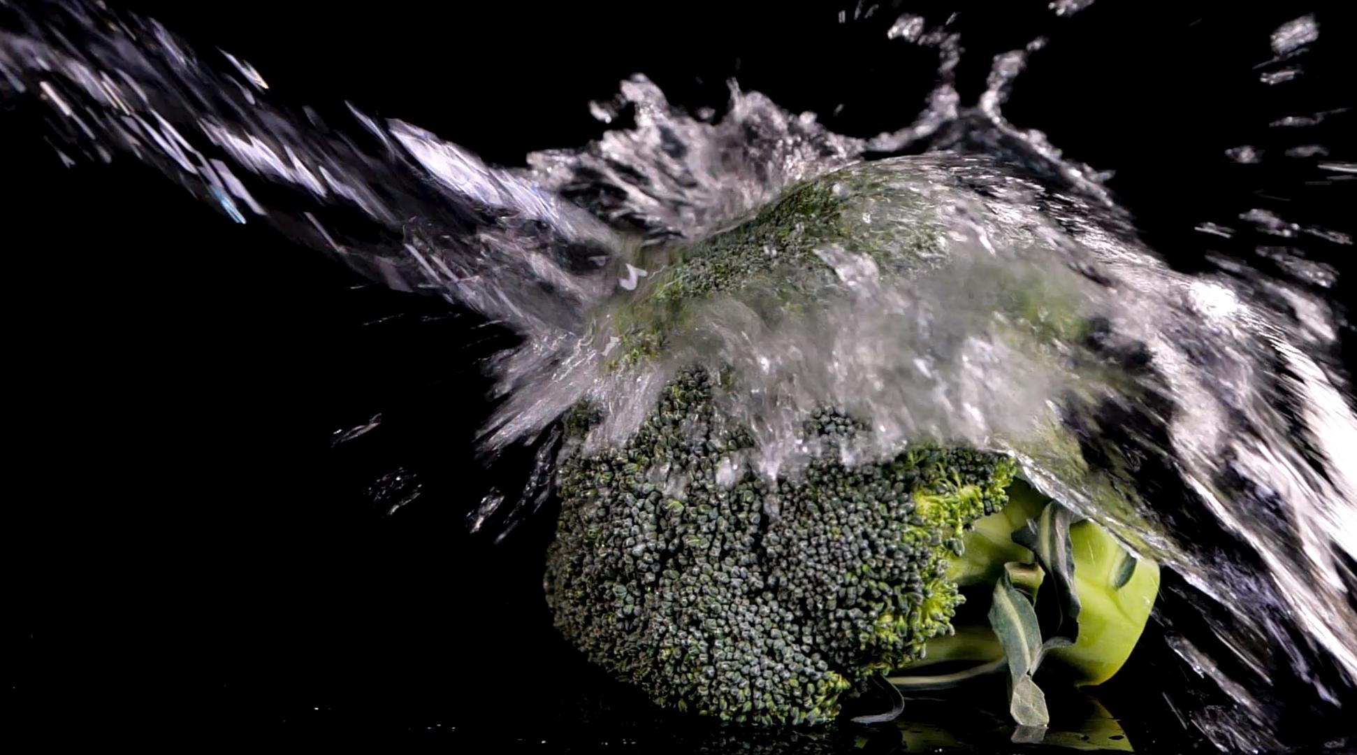 花椰菜冲水造型1000帧升格实拍视频的预览图