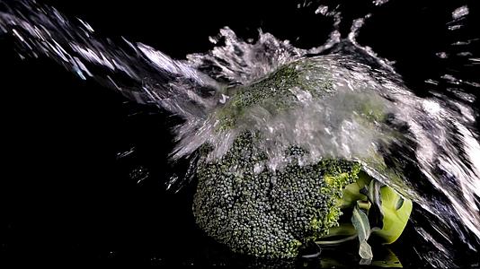 花椰菜冲水造型1000帧升格实拍视频的预览图