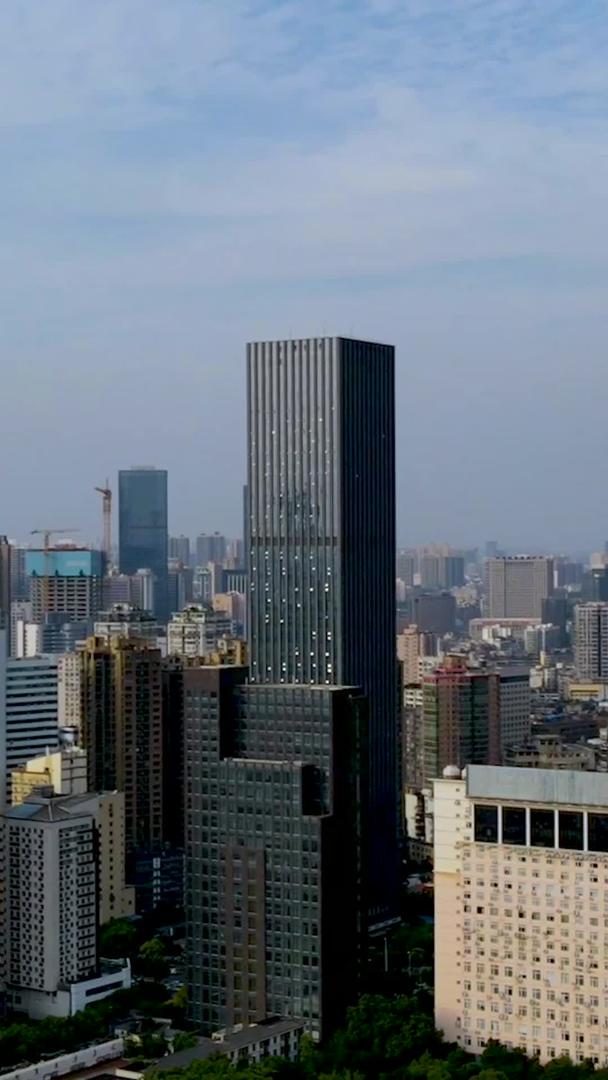 武汉金融街摩天大楼航拍延迟视频的预览图