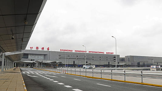 上海虹桥机场航站楼接机交通视频的预览图