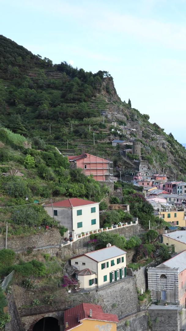欧洲意大利著名旅游景点五渔村马纳罗拉小镇日落延迟视频视频的预览图