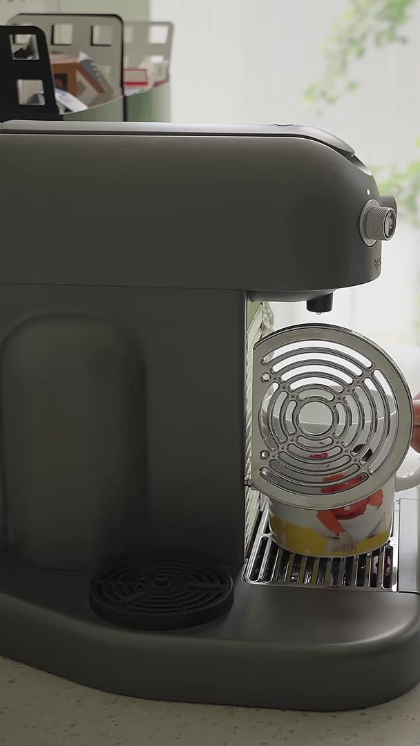 咖啡机制作咖啡实拍喝咖啡视频的预览图