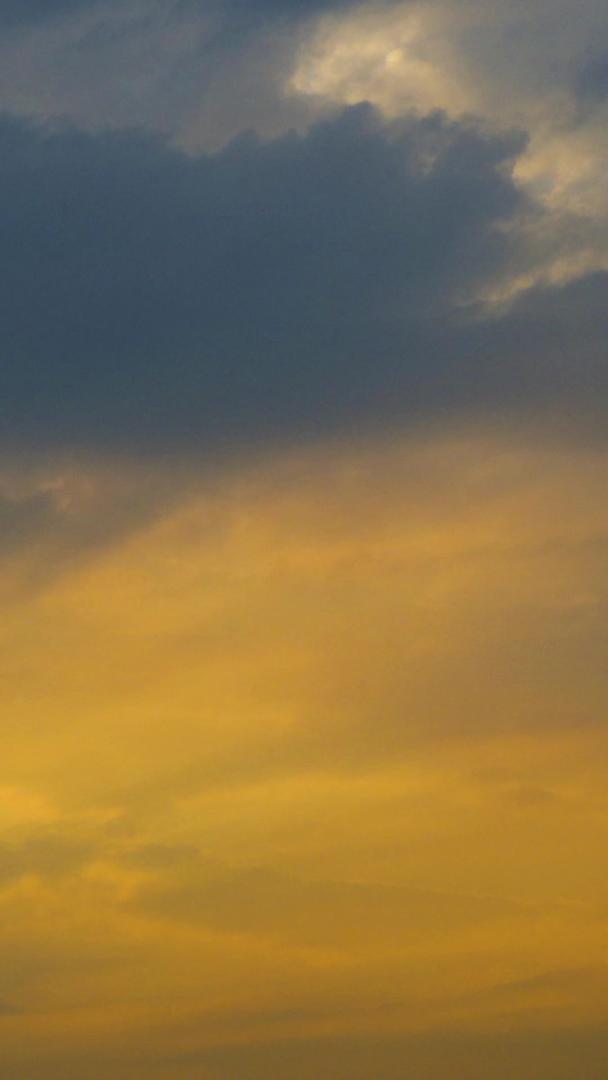黄昏云彩夕阳傍晚天空天空视频的预览图