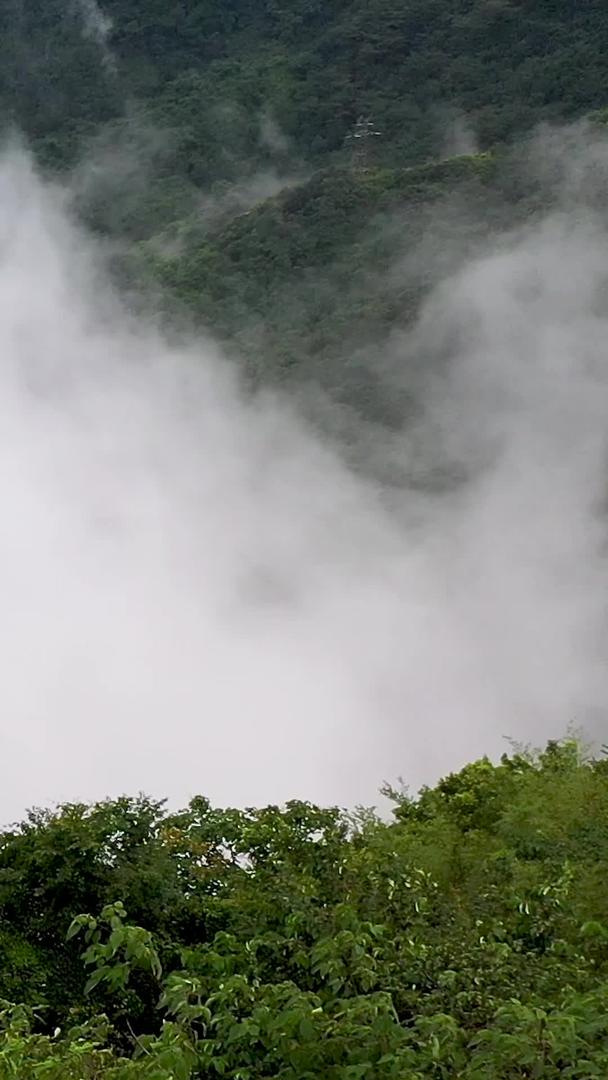 贵州航拍与云南分界峡谷河流云海视频的预览图