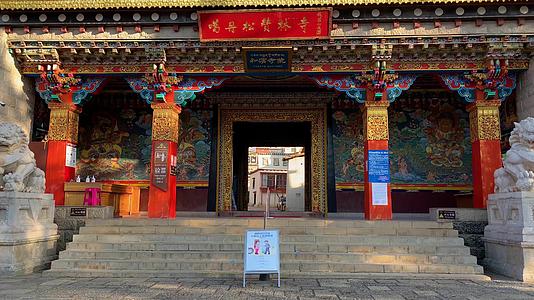 迪庆藏族自治州香格里拉5A景区松赞林寺内部实拍视频合集视频的预览图